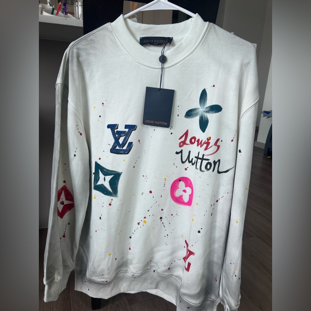 Women’s Louis Vuitton sweater size S